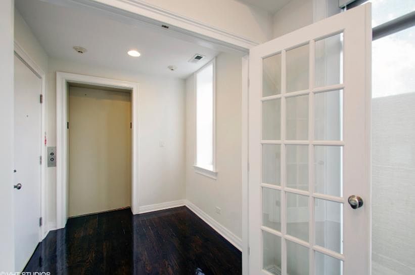 1st image of 632 W Barry Ave APT 4N