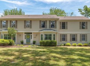 850 Twin Pine Dr, Saint Louis, MO