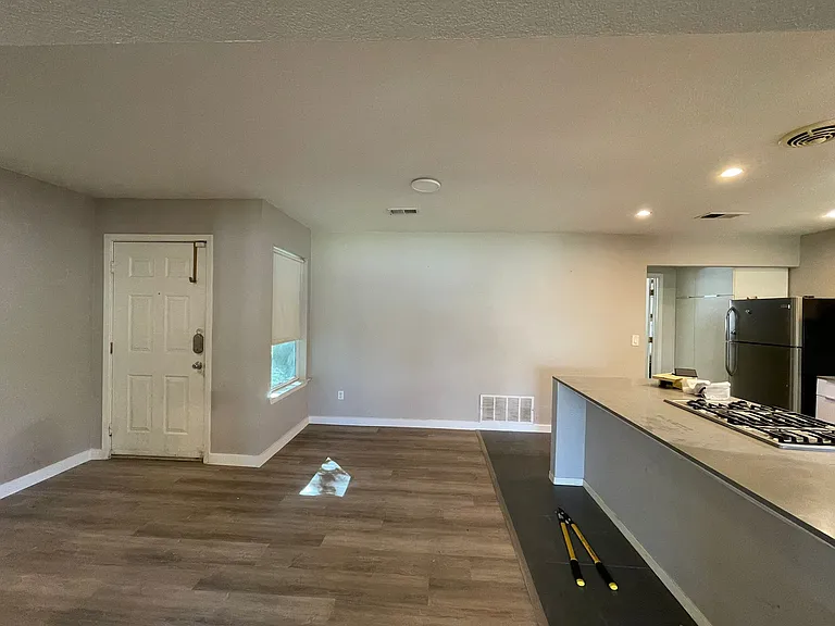 7904 Scotland Yard — Photo 4