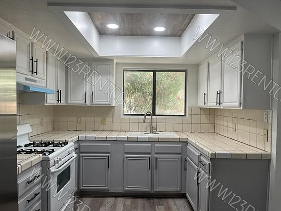 4th image of 831 Sunrise Ct