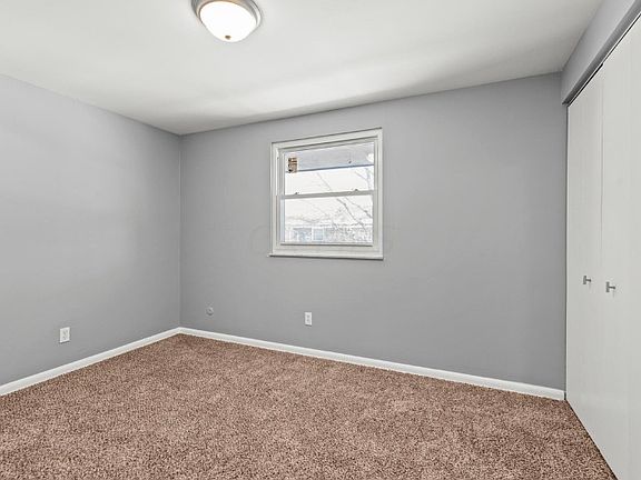 5th image of 2370 Woodbrook Cir S