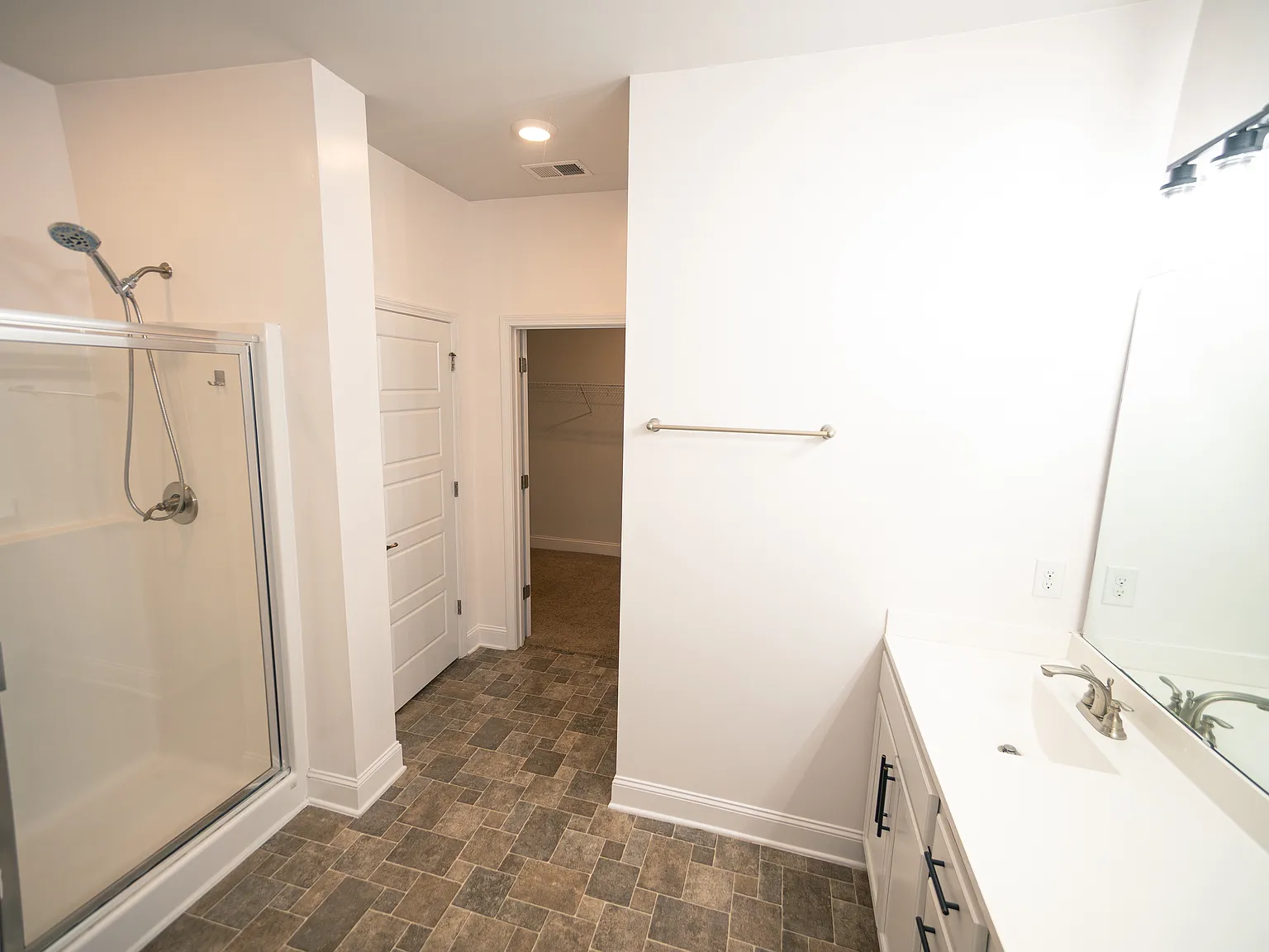 122 Starlight Dr — Photo 4