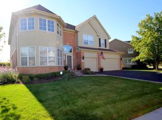 688 Sycamore St, Vernon Hills, IL 60061