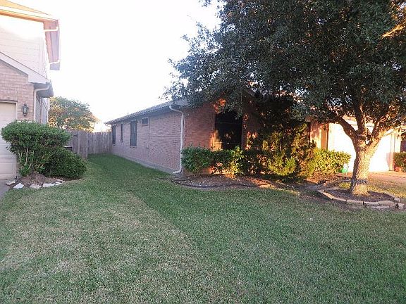 2nd image of 4719 Hardwood Glen Dr