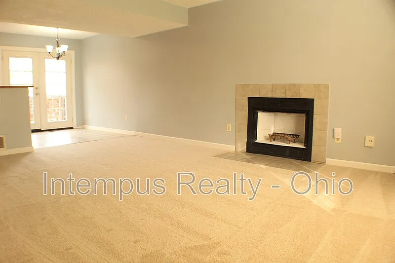 3 bed, 1.5 bath, 1107 sqft, $1,697 — Photo 4