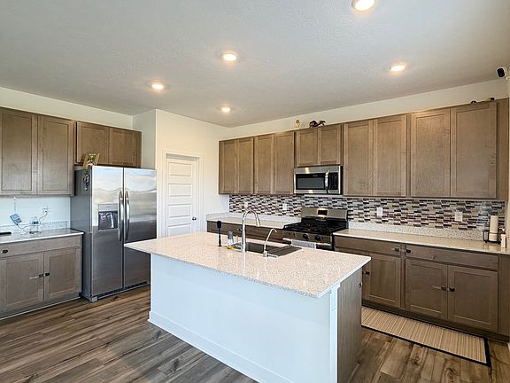 3rd image of 1208 Taggart Way