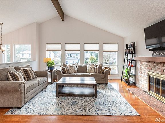 4th image of 3741 SE Buckingham Dr