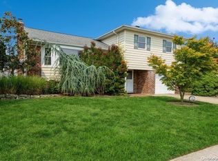 1231 Julia Ln, Bellmore, NY 11710