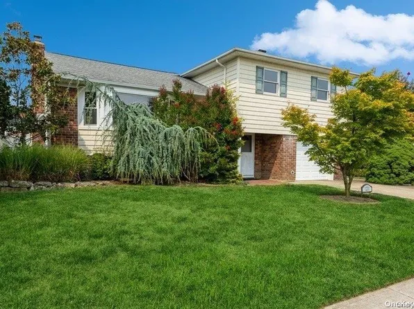 1231 Julia Lane, North Bellmore, NY 11710
