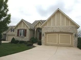 11006 S Cottage Ln, Olathe, KS 66061