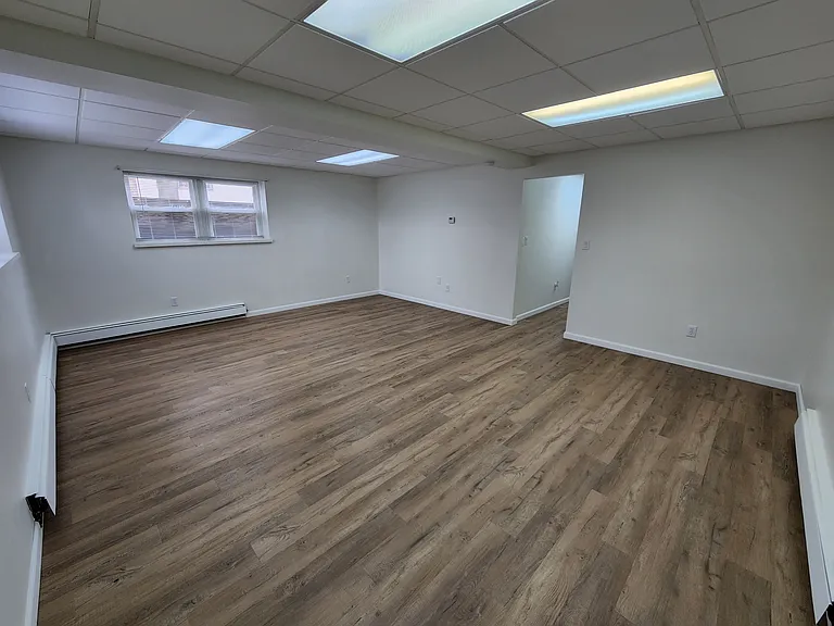 517 1st Ave S #3 — Photo 7