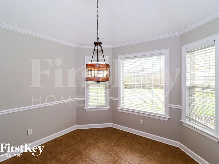 170 Southwind Dr — Photo 5