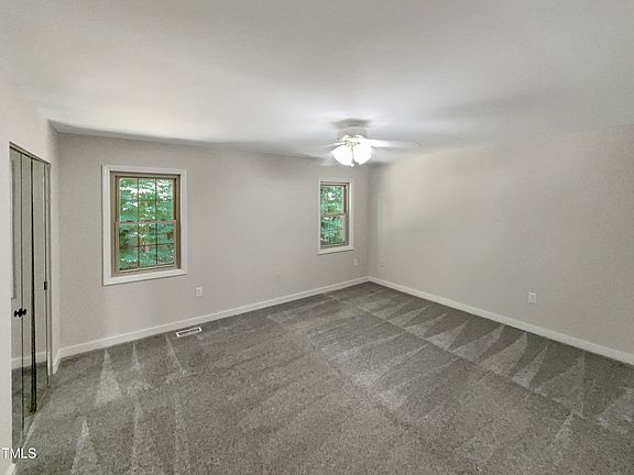5th image of 44 Willow Bridge Dr