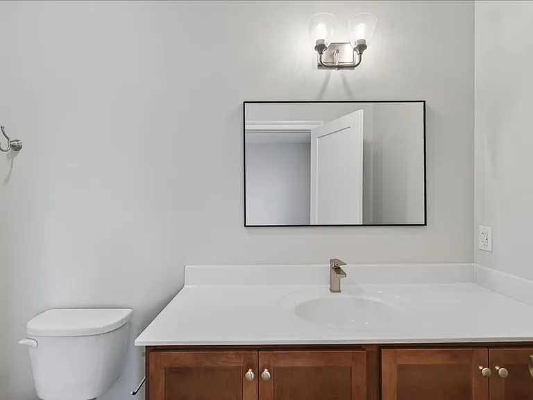 150 Carolina St — Photo 16