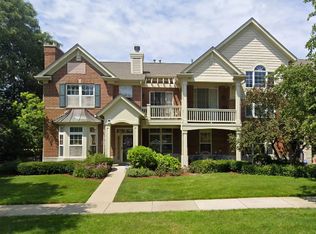 2742 Langley Cir, Glenview, IL 60026