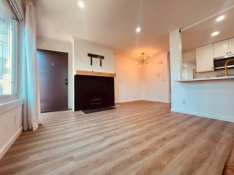 3814 35th St #6 — Photo 5