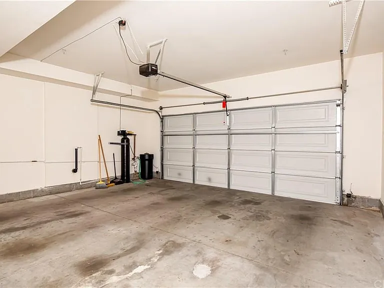 536 N Chardonnay Dr — Photo 2