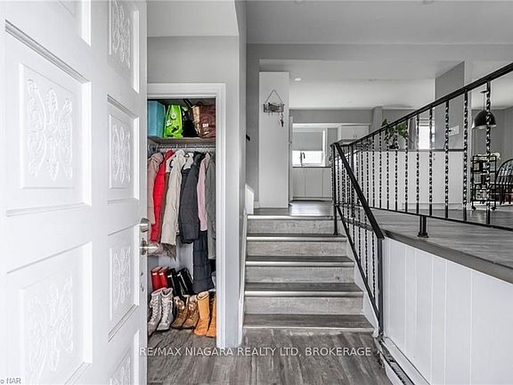 4th image of 1075 Ontario Rd