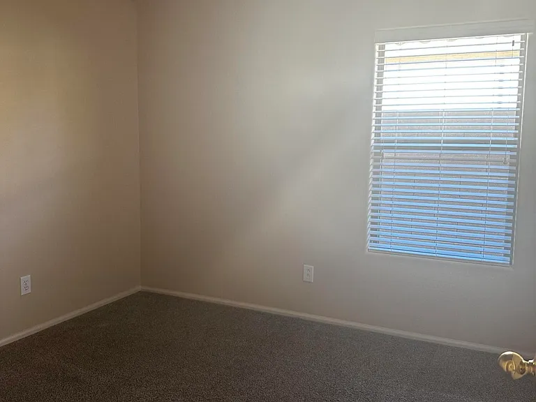 1618 E Angeline Ave — Photo 8