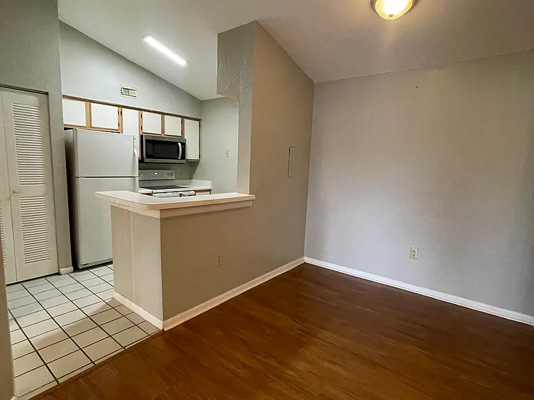 2820 N Oakland Forest Dr #210 — Photo 2