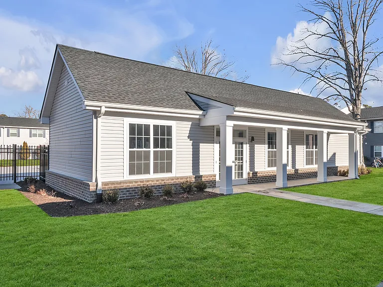 Waverly at Oyster Point Apartments — Photo 19
