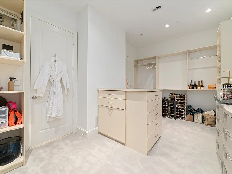2221 Welch St #201 — Photo 41