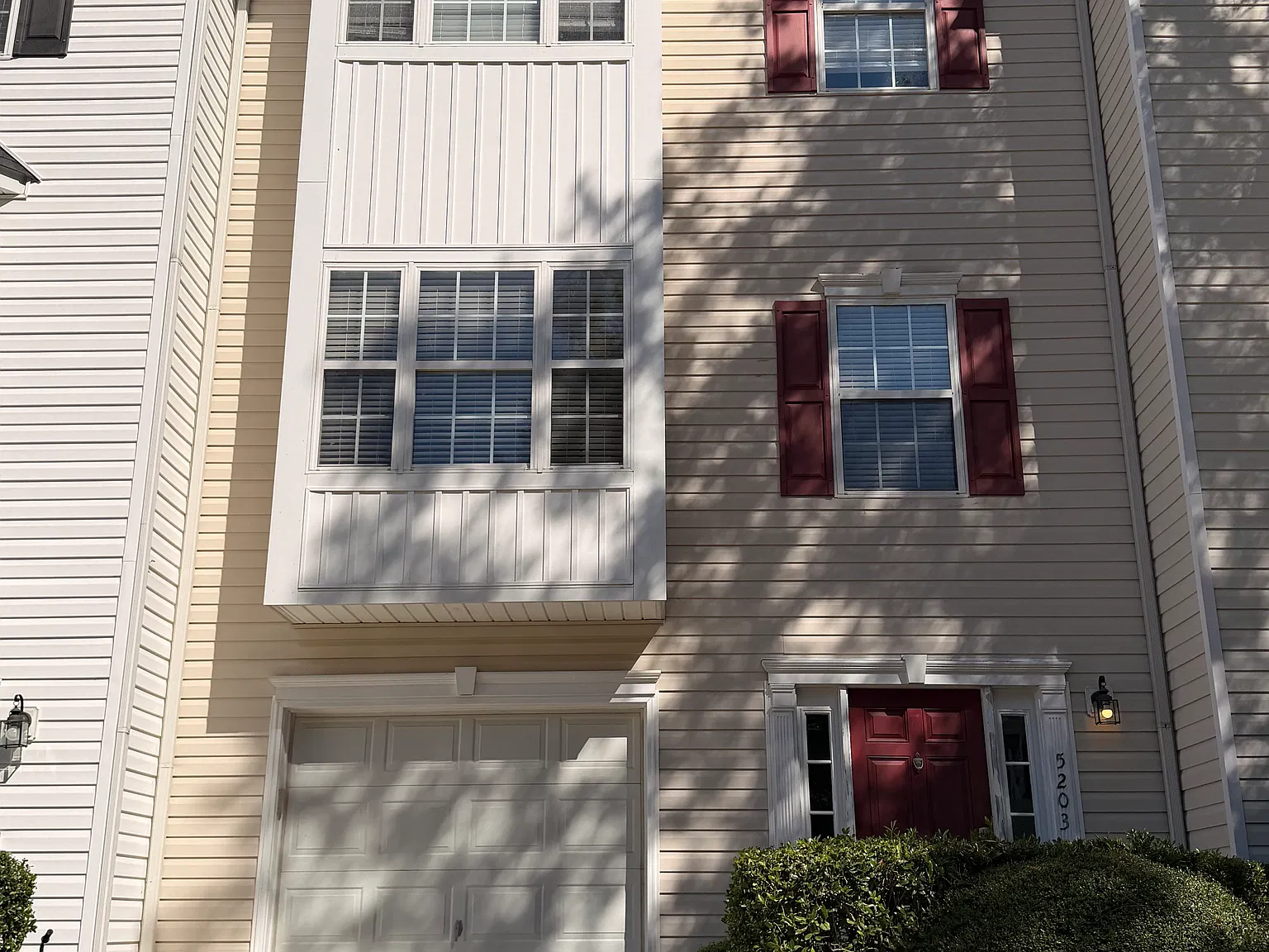 4 bed, 2457 sqft, $1,950 — Photo 2