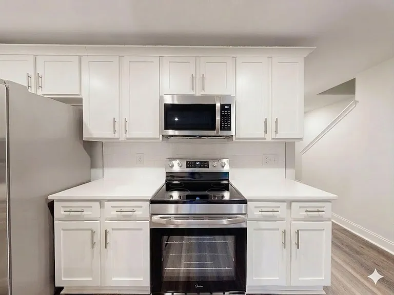 210 Winding Chestnut Dr — Photo 8