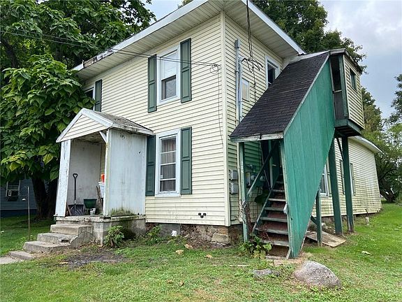 2nd image of 318 N Mercer St