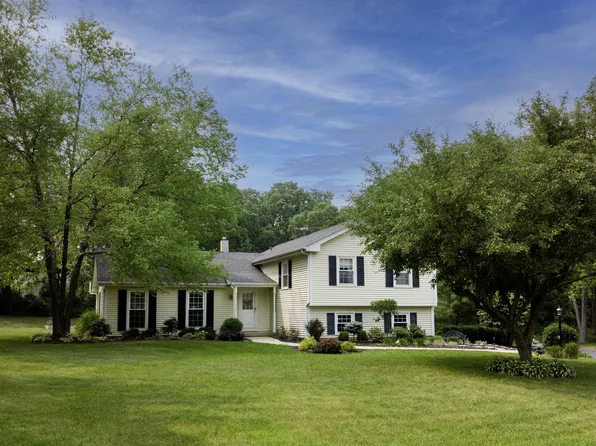 9N632 Koshare Trl, Elgin, IL 60124