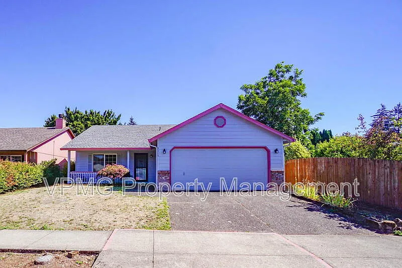 3 bed, 2.0 bath, 1560 sqft, $2,395 — Photo 1
