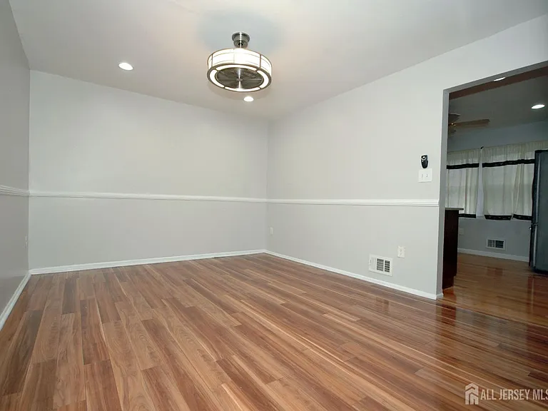 4 White Oaks Dr — Photo 28