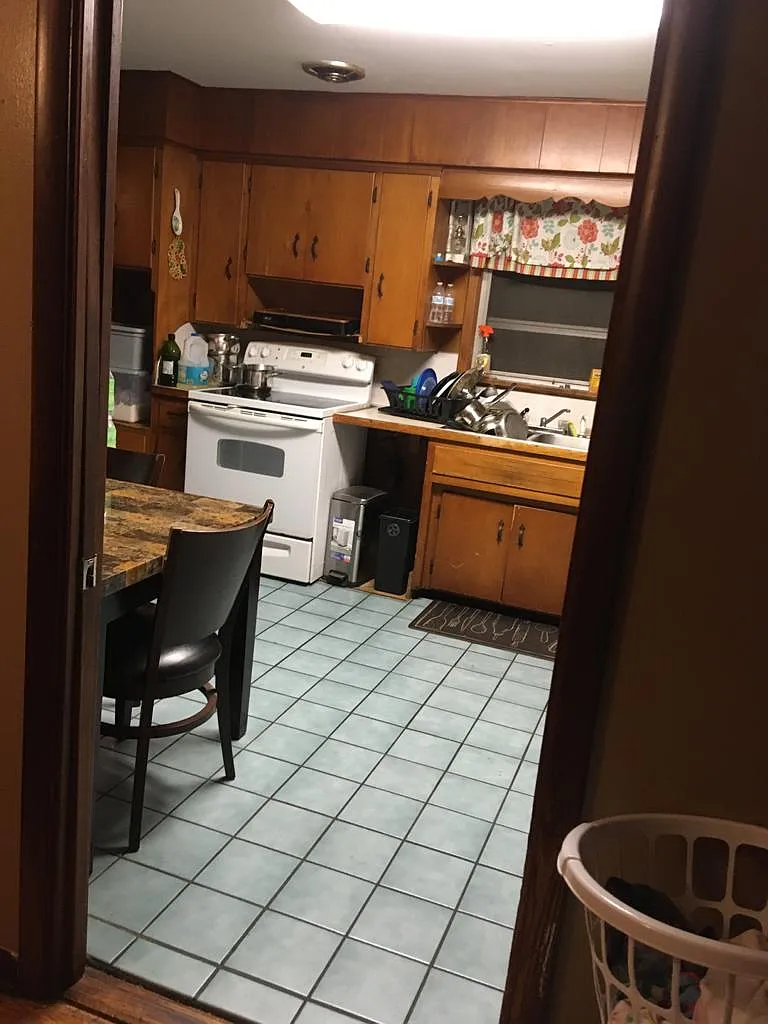 3 bed, 1249 sqft, $1,650 — Photo 4