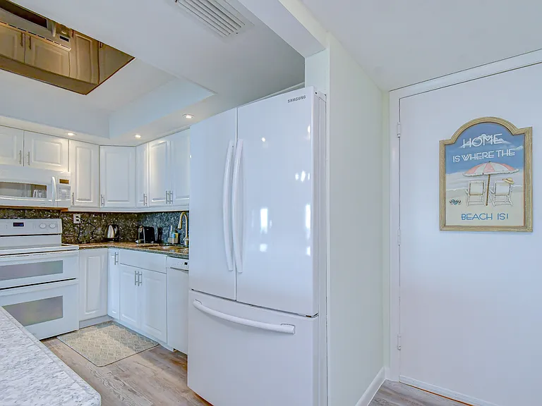 400 64th Ave #1006 — Photo 5