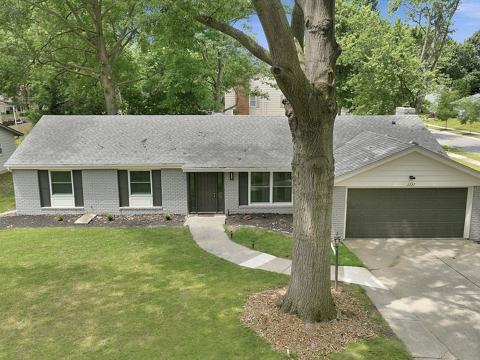1st image of 2227 Lakeland Ln