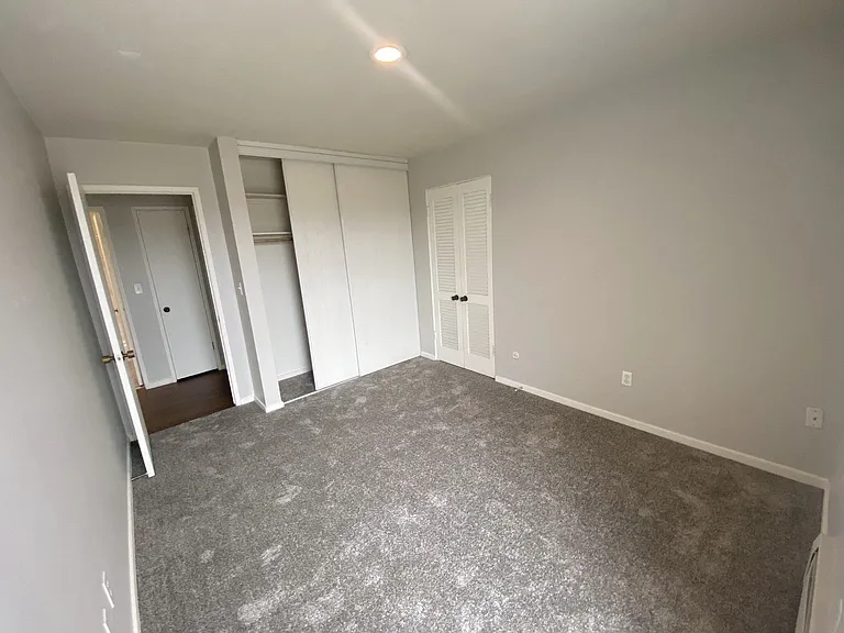 Lexington Hills Apartments — Photo 78