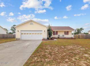 130 Wheaton Dr, Richlands, NC 28574