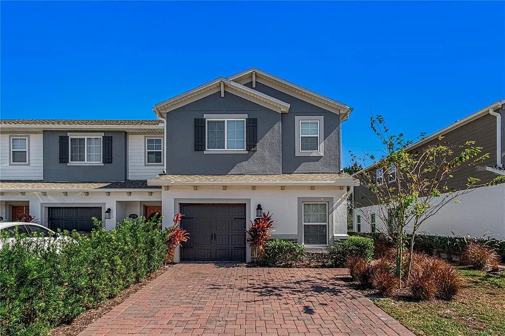 4 bed, 3.0 bath, 1762 sqft, $2,395 — Photo 1
