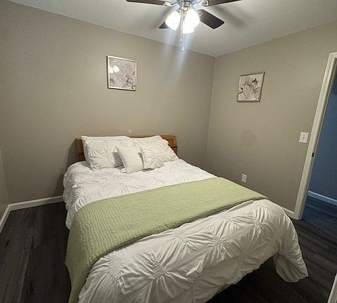 3rd image of 3721 Willow Ln