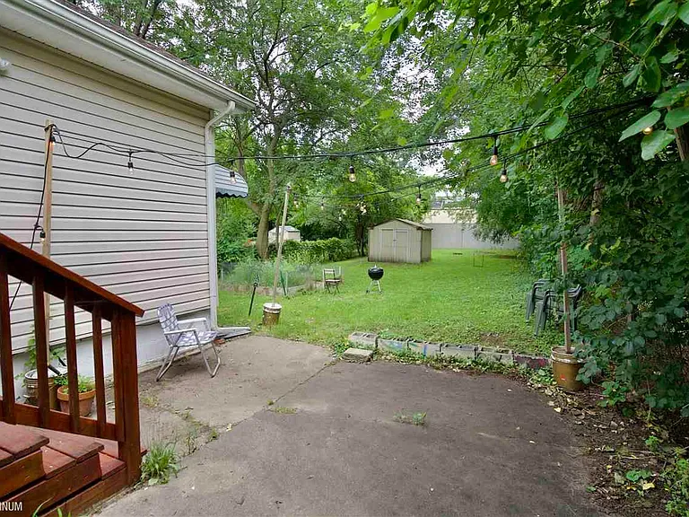 564 Stratford Rd — Photo 19