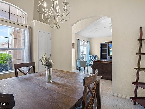 3rd image of 4548 Loma Linda Cir
