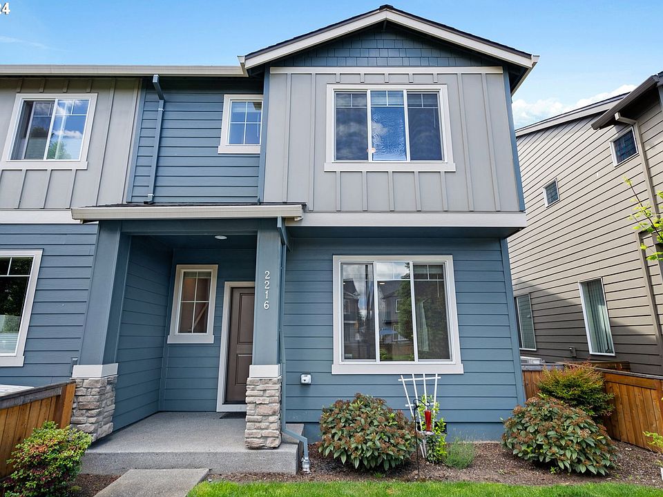 1st image of 2216 NE Four Seasons Ln