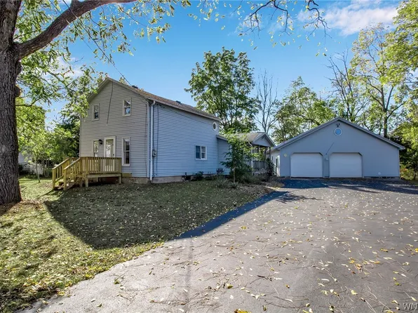 4216 E Shelby Rd, Medina, NY 14103