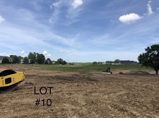 10 Serenity Cir, West Branch, IA 52358