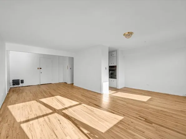 877 Bay Ridge Avenue image 2 of 20