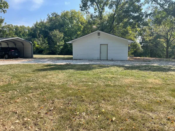 201 Olga St, Saint James, MO 65559