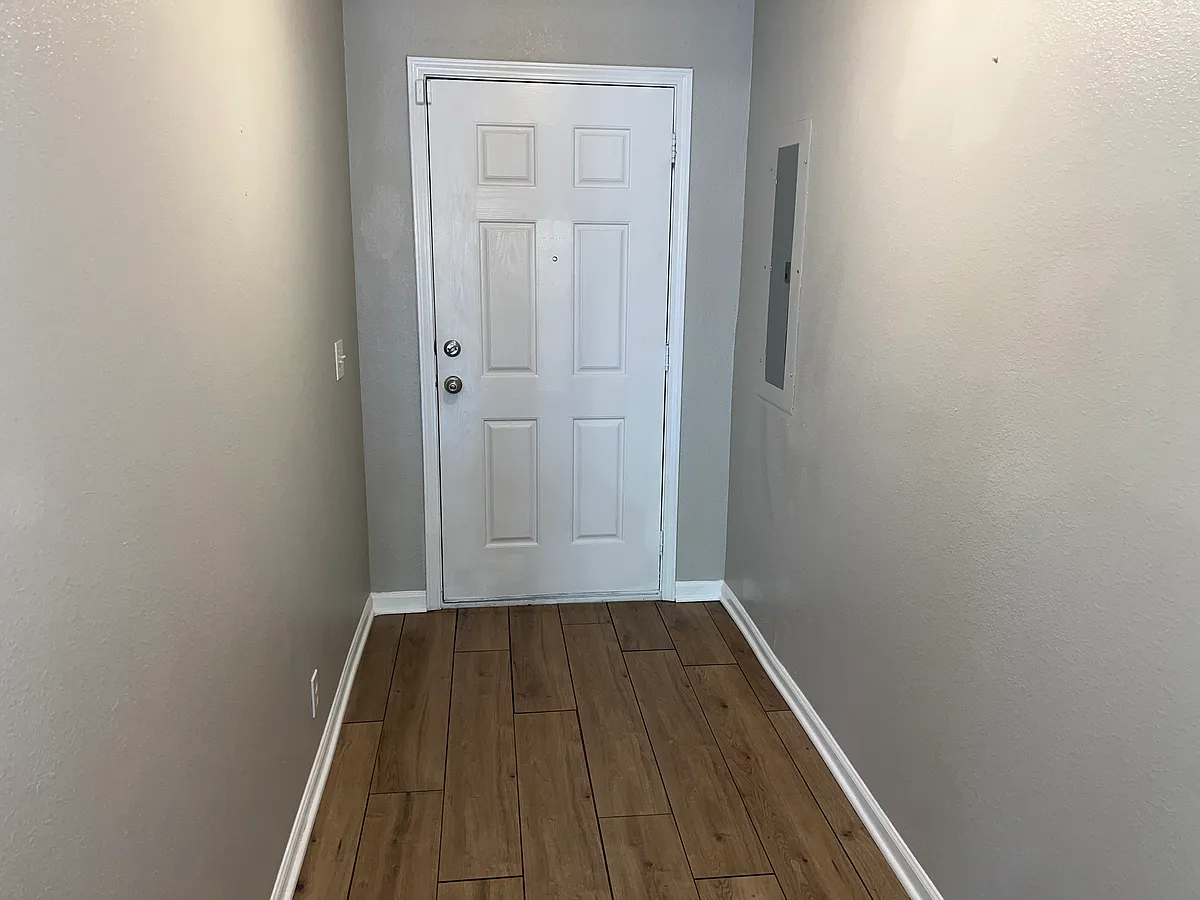 Building Photo - 122 Wolverine Ct