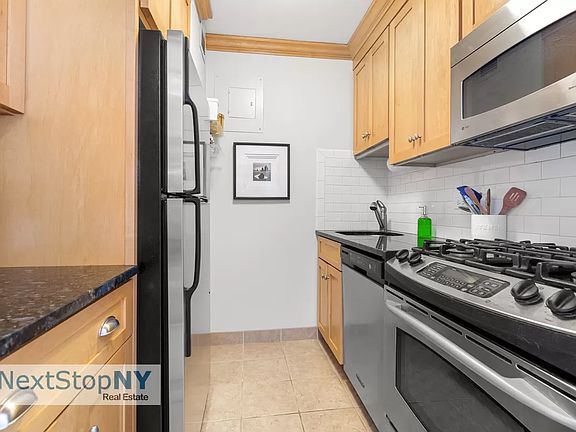 3rd image of 245 E 54th St APT 27L