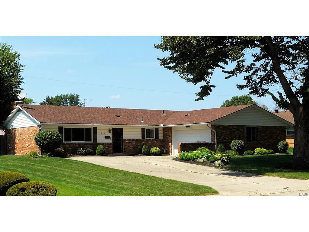 5237 Bromwick Dr photo 1