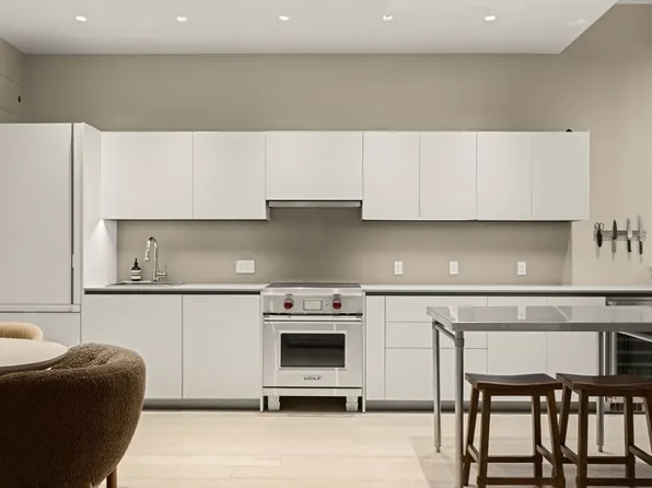 346-354 Congress St #108, Boston, MA 02210